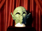 maschera alieno 2.jpg (43887 byte)