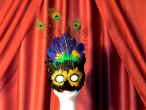 maschera piume 6.jpg (59264 byte)